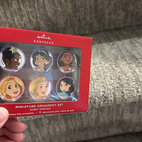 NIB Hallmark Keepsake 2022 Disney Princess miniature ornament set. - Picture 6 of 6